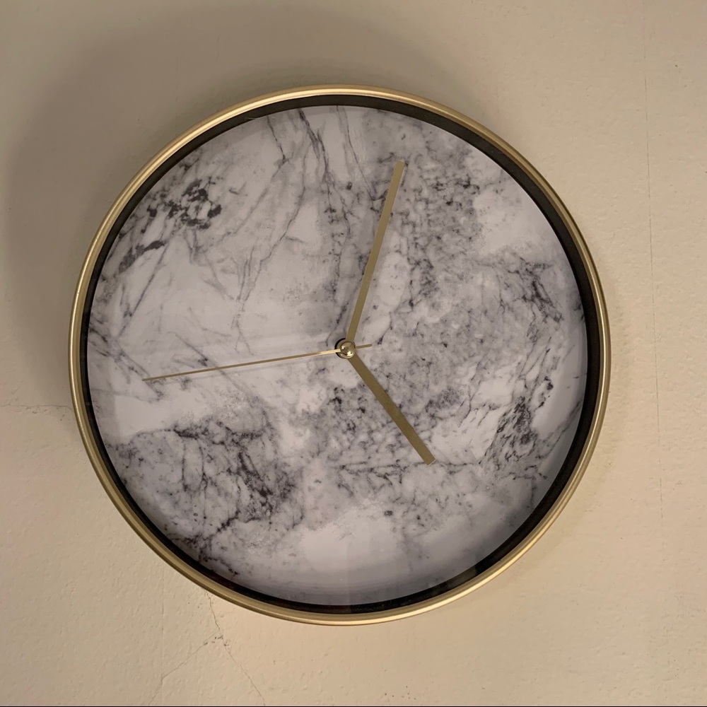 Gold Analog Clock with Marble Background
